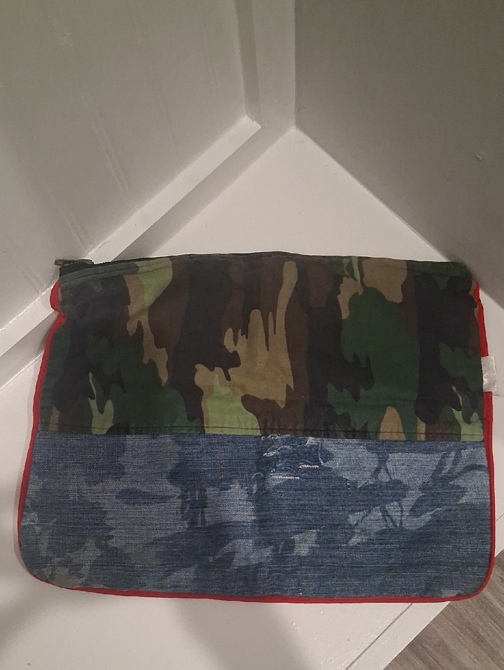 Women's Camo & Denim Messenger Bag - Green Camo